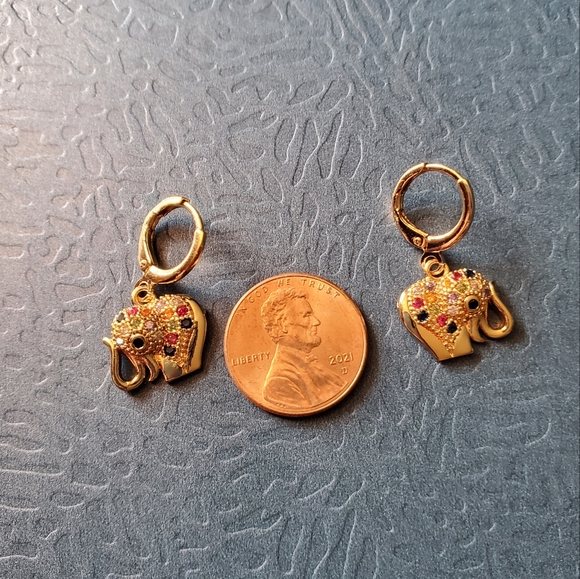 Elephant Gemstone Goldtone Earrings NWOT - Picture 3 of 9